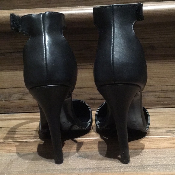 Call it Spring Black Pointed Toe Heels Size 6 - Picture 2 of 8